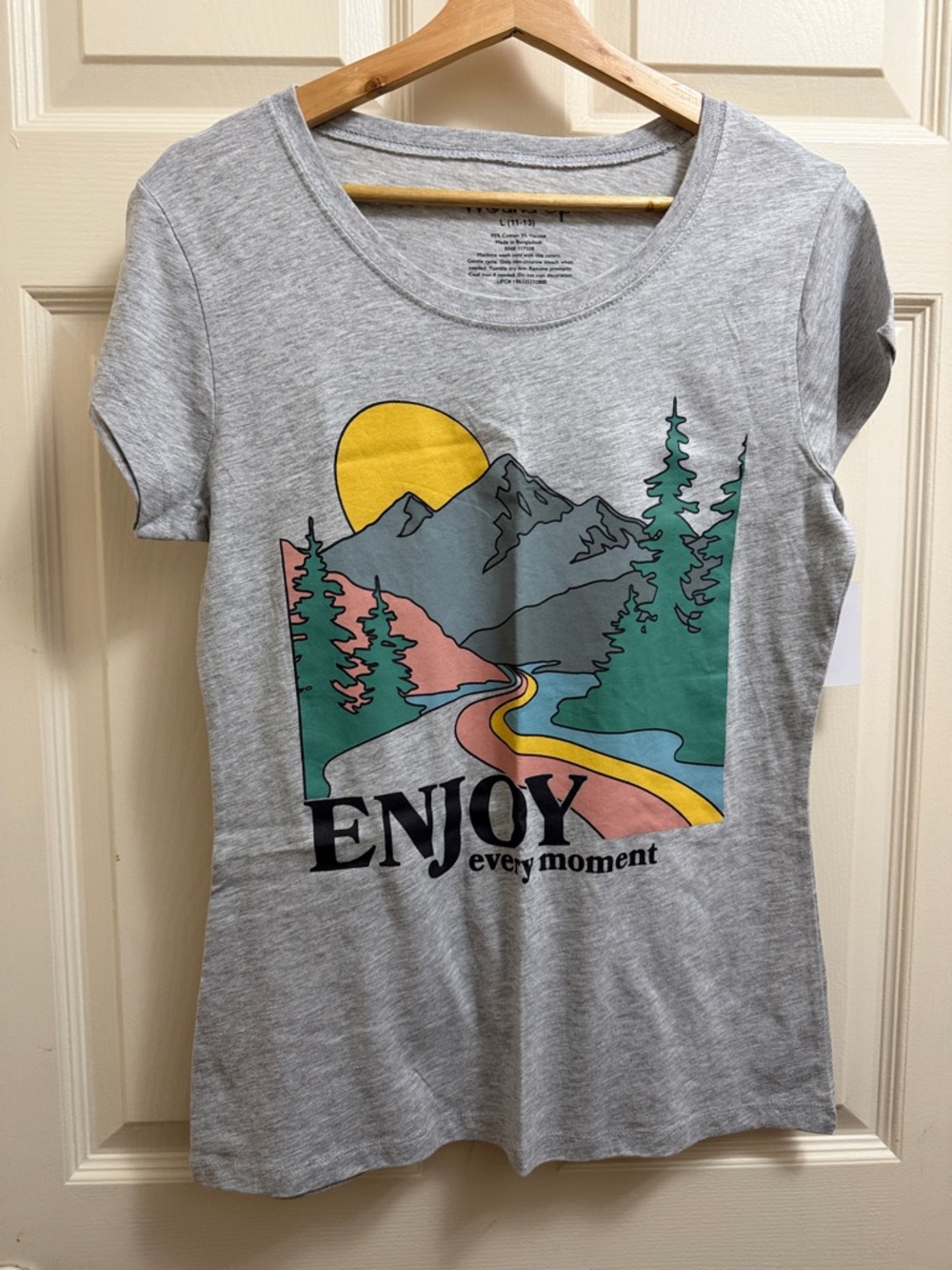 Wound Up Light Gray Logo Tee - Gray